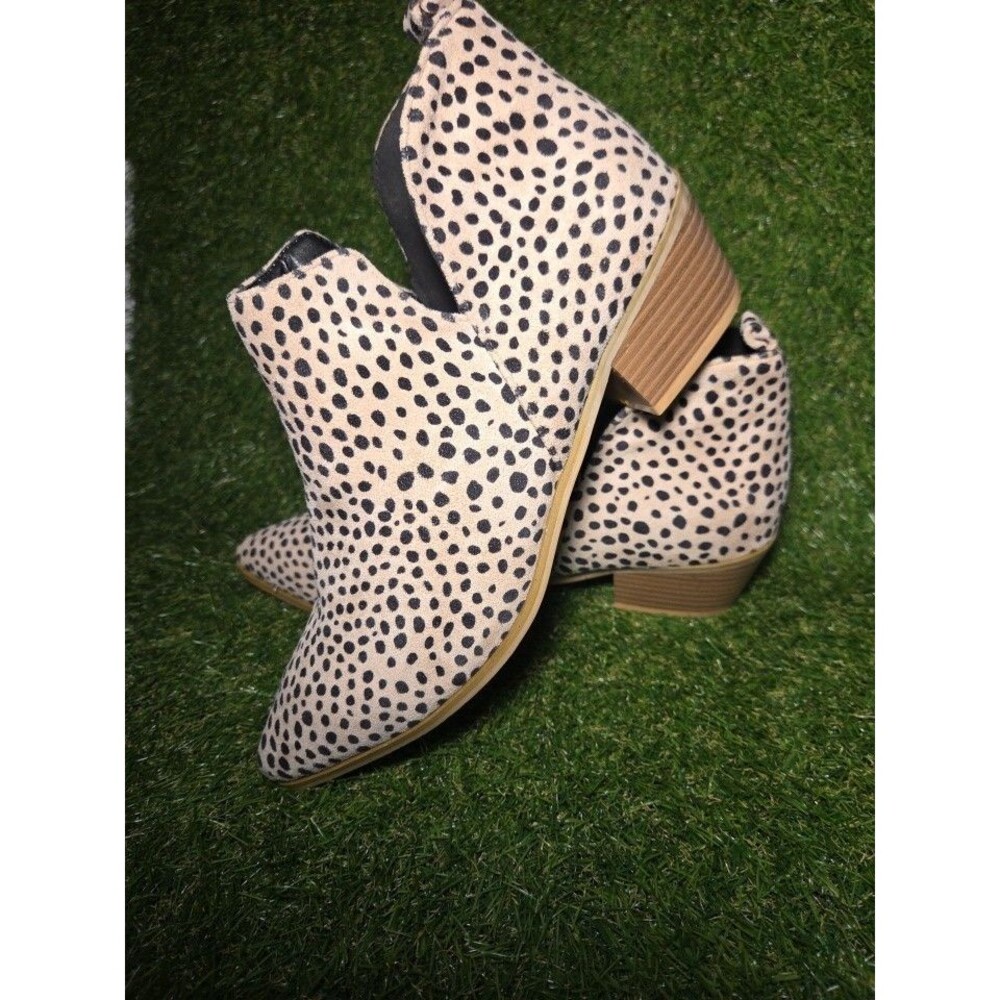Joli Jolimall NWOB Faux Suede Leopard Print booties Boots Zip Size 10
